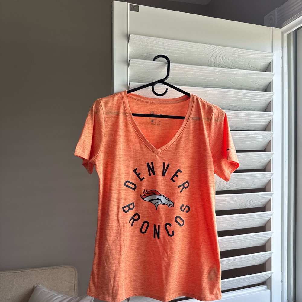 Nike Denver Broncos Women's Orange V-Neck Tee - Team Logo